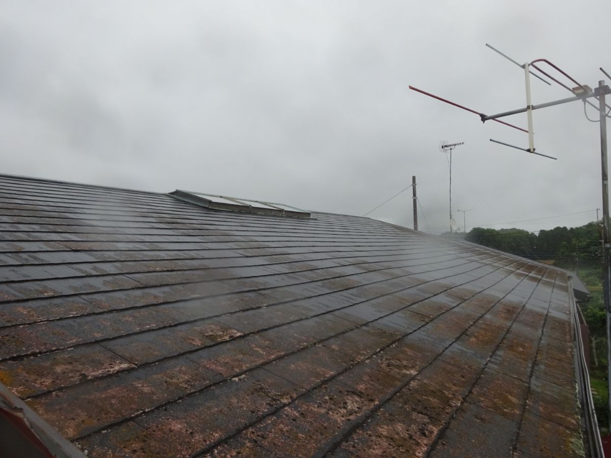 石岡市で屋根塗装！雨水や紫外線で傷んだコロニアル屋根を塗装で補修します！