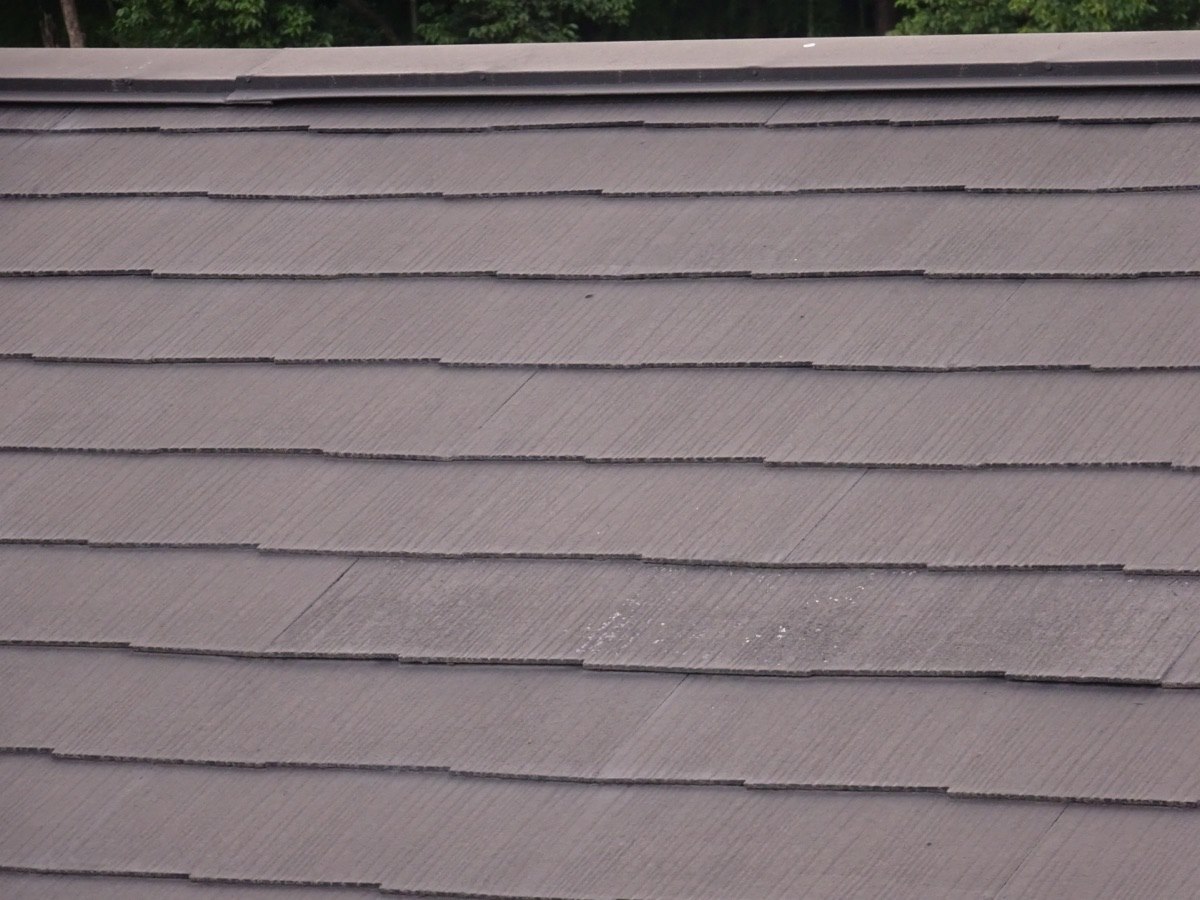 小美玉市、コロニアル屋根の棟板金の浮き